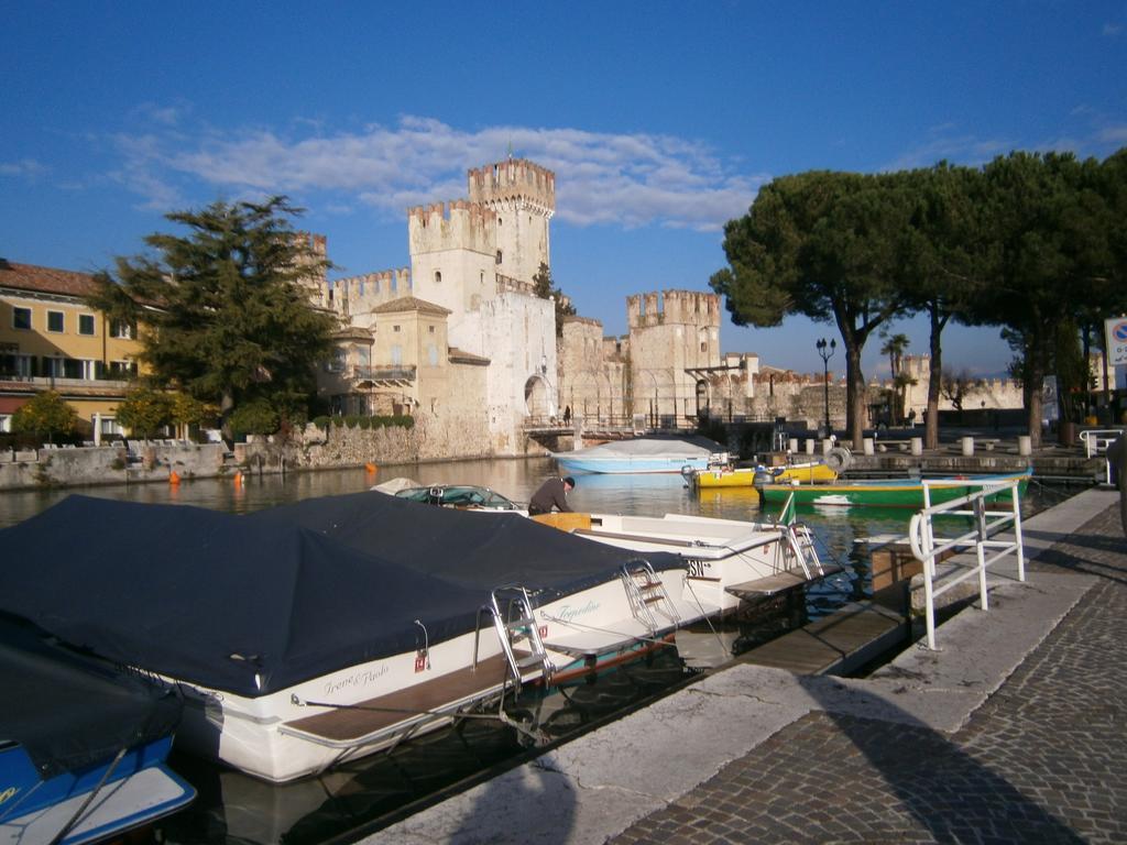Hotel Chiara Sirmione Exterior photo
